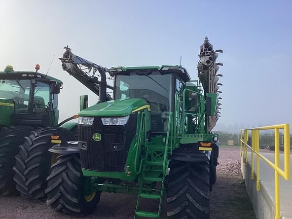 Image of John Deere 800R equipment image 1