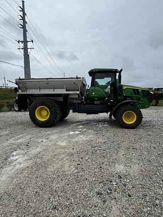 Image of John Deere 800R equipment image 4