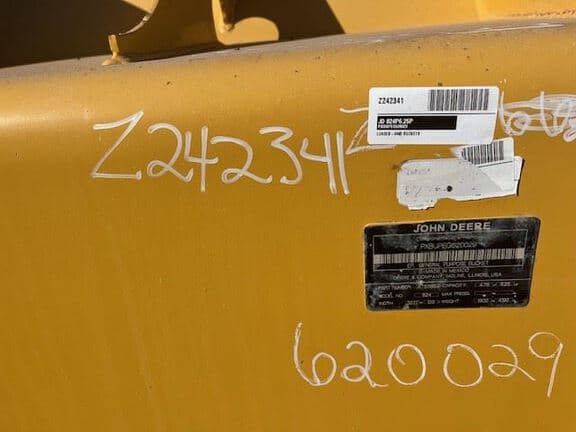 Image of John Deere Wheel Loader Bucket equipment image 4