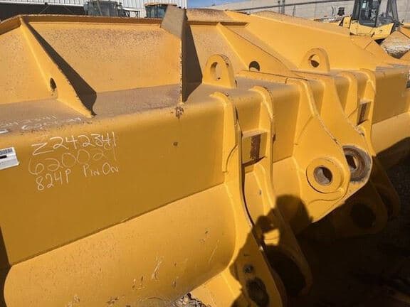 Image of John Deere Wheel Loader Bucket equipment image 3