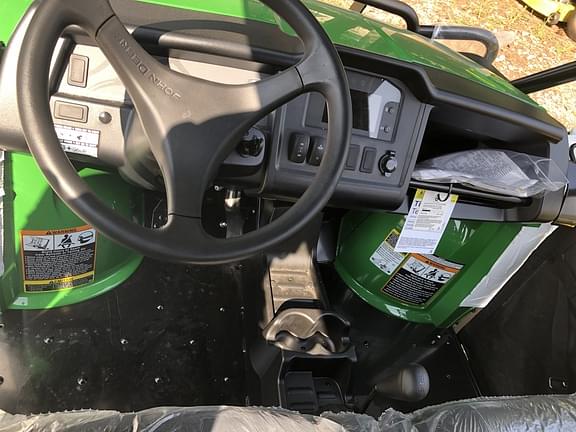 Image of John Deere XUV 825M S4 equipment image 2