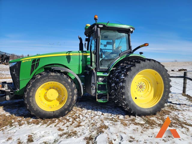 Image of John Deere 8270R equipment image 1