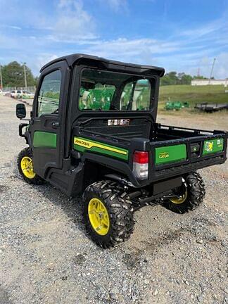 Image of John Deere Gator XUV 835M equipment image 1