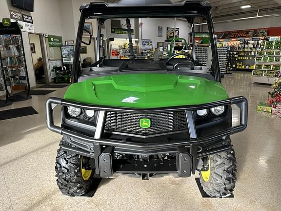 Image of John Deere XUV 835M equipment image 3