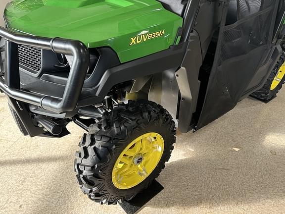 Image of John Deere XUV 835M equipment image 2