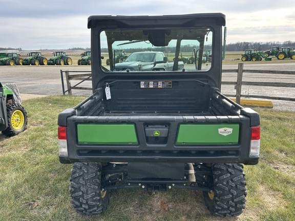 Image of John Deere XUV 835M equipment image 4