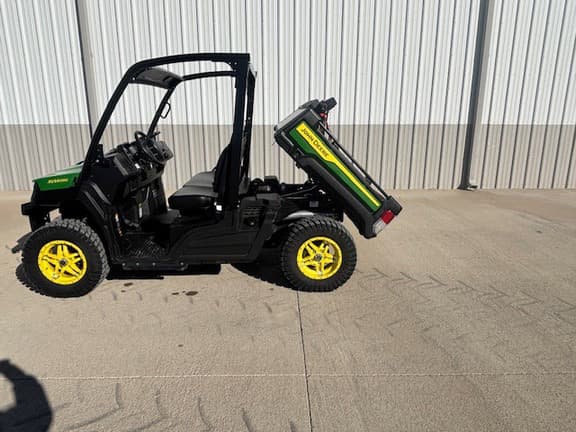 Image of John Deere XUV 835M equipment image 2