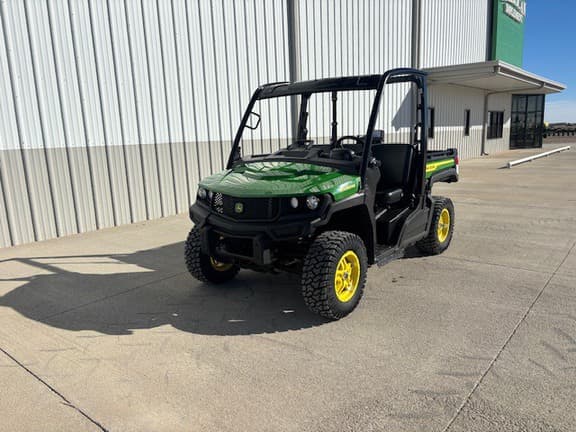 Image of John Deere XUV 835M equipment image 1