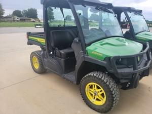 2023 John Deere XUV 835M Image