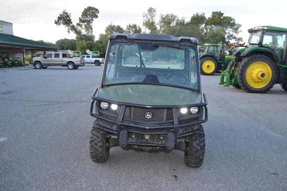 Image of John Deere XUV 835M equipment image 1