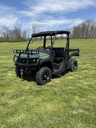 Image of John Deere XUV 835M Primary image