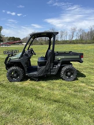 Image of John Deere XUV 835M equipment image 1