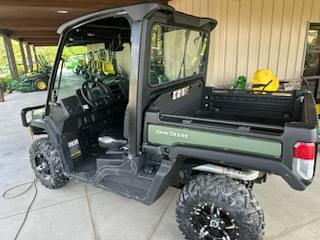 Image of John Deere XUV 835M equipment image 2