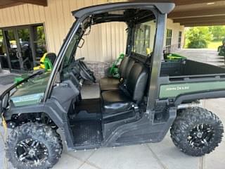 Image of John Deere XUV 835M equipment image 1