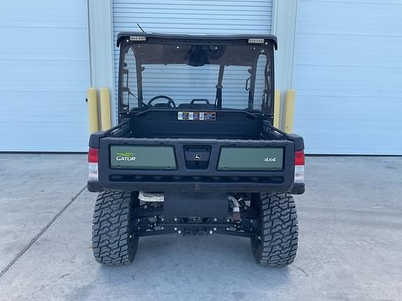 Image of John Deere XUV 835M equipment image 3
