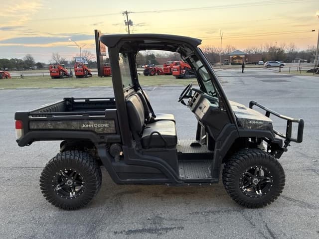 Image of John Deere XUV 835M equipment image 2