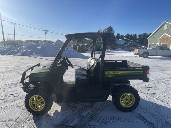 Image of John Deere XUV 835M equipment image 2