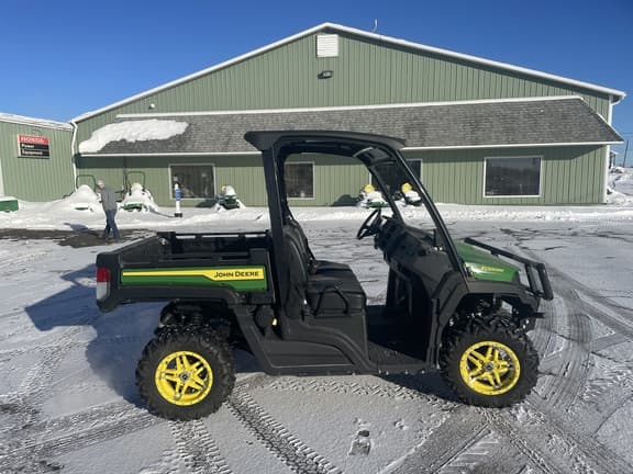 Image of John Deere XUV 835M equipment image 3