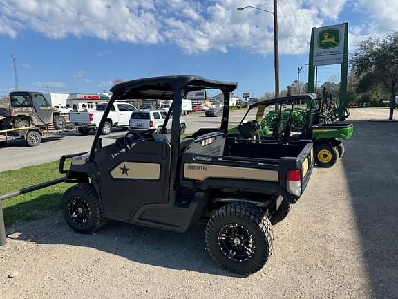 Image of John Deere XUV 835M Honor Edition equipment image 2