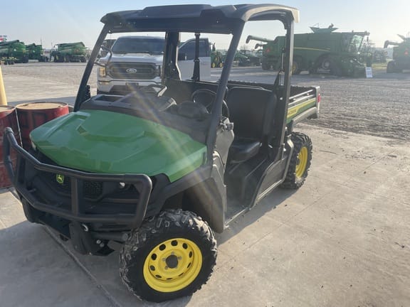 Main image John Deere XUV 835M