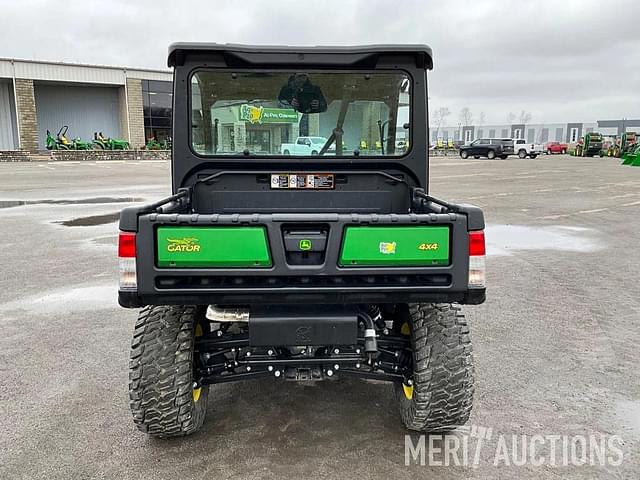 Thumbnail image John Deere XUV 835M 3