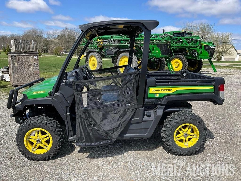 2023 John Deere XUV 835M Equipment Image0