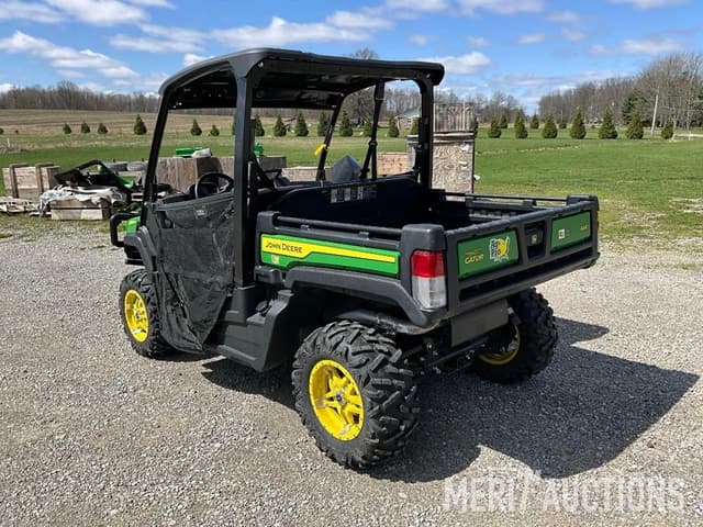 Image of John Deere XUV 835M equipment image 2
