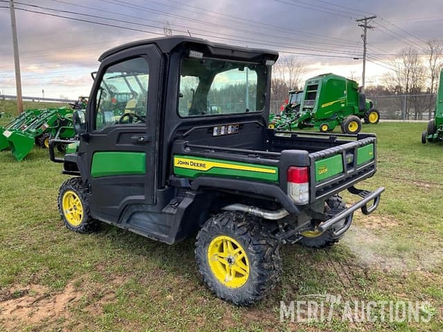 Image of John Deere XUV 835M equipment image 2