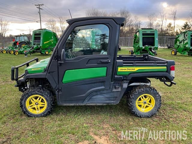 Image of John Deere XUV 835M equipment image 1