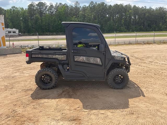 Image of John Deere XUV 835M equipment image 3
