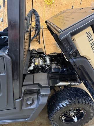 Image of John Deere XUV 835M Honor Edition equipment image 2