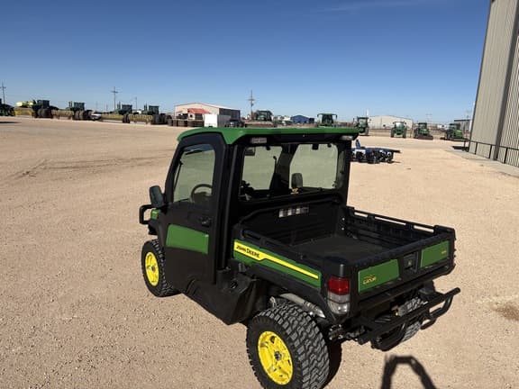 Image of John Deere XUV 835R equipment image 2