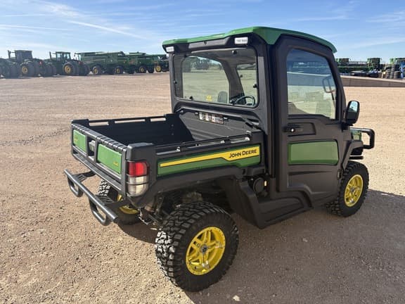 Image of John Deere XUV 835R equipment image 4