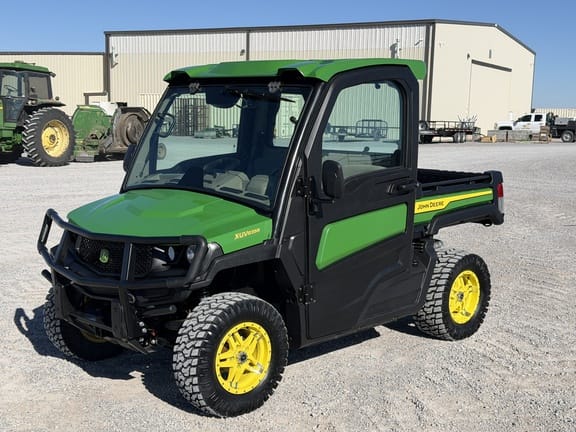 2023 John Deere XUV 835R Equipment Image0