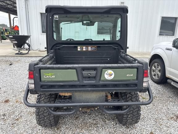 Image of John Deere XUV 835R equipment image 3