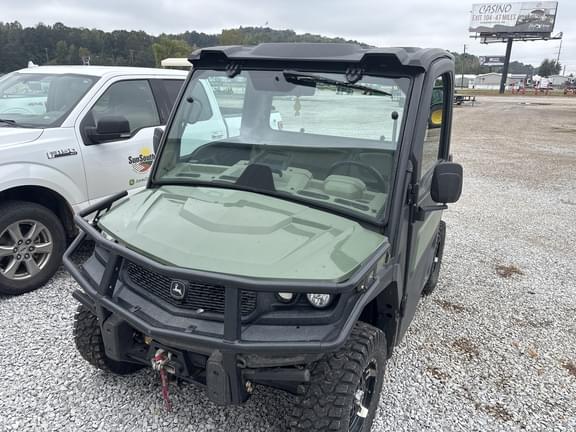 Image of John Deere XUV 835R equipment image 1