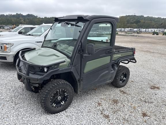 Image of John Deere XUV 835R Primary image