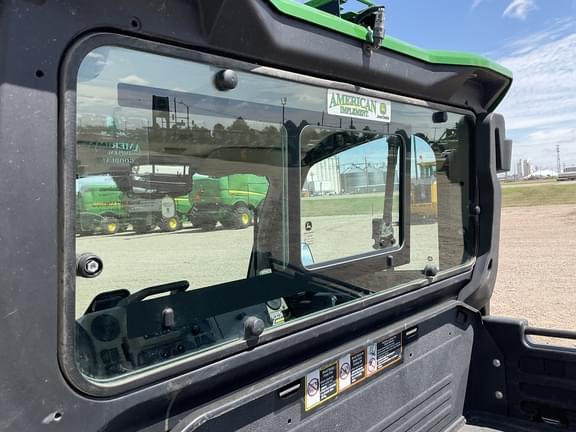 Image of John Deere XUV 835R equipment image 4