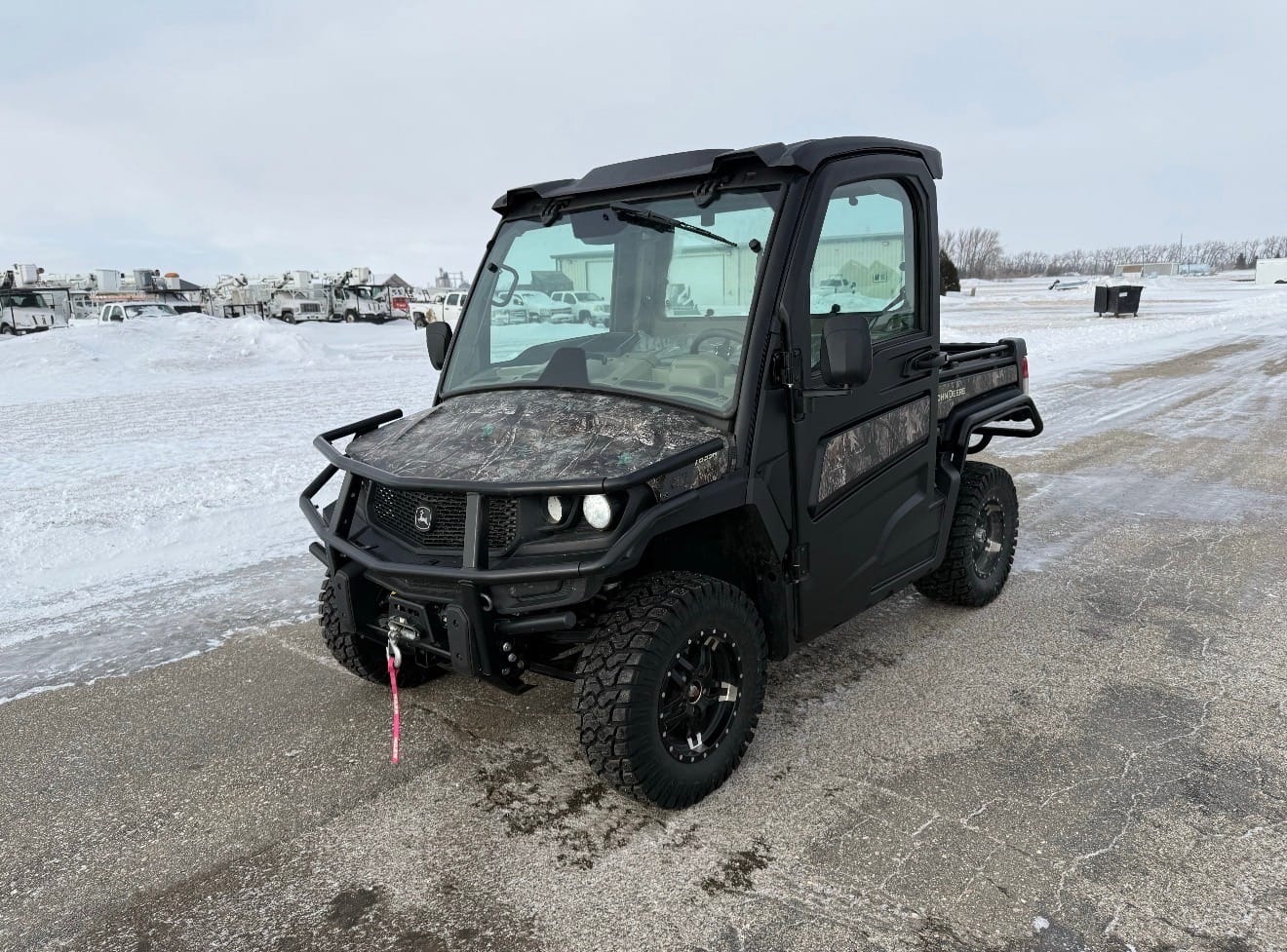 2023 John Deere XUV 835R Equipment Image0