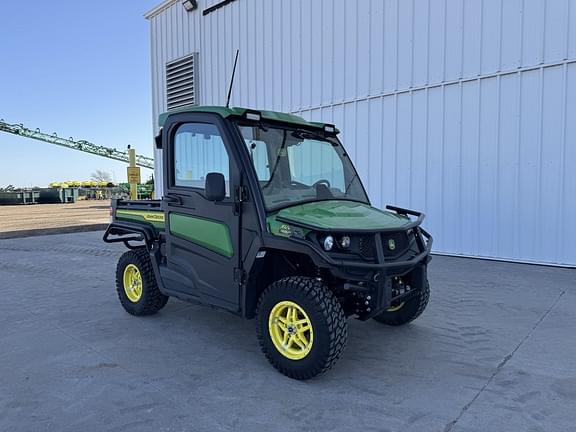Image of John Deere XUV 835R equipment image 1