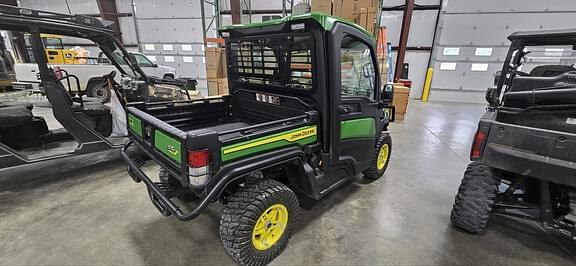 Image of John Deere XUV 835R equipment image 4