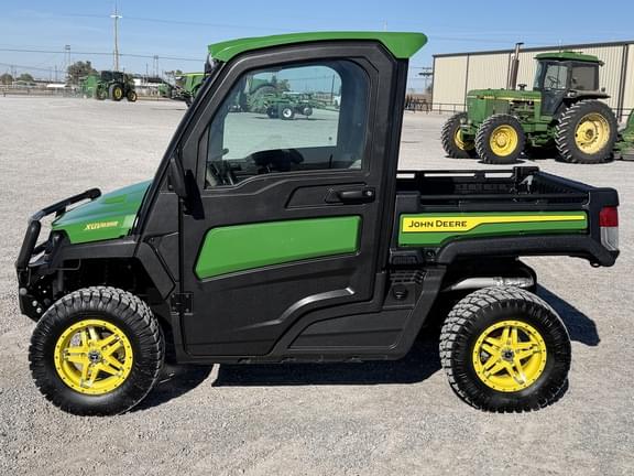 Image of John Deere XUV 835R equipment image 1