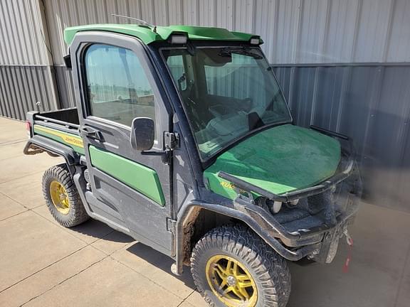 Image of John Deere XUV 835R equipment image 1