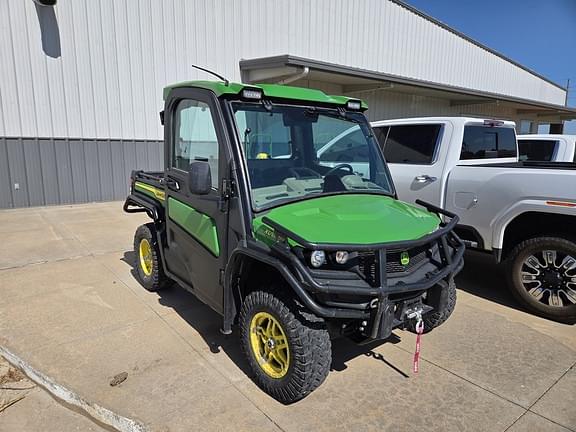Image of John Deere XUV 835R equipment image 2