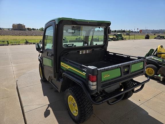 Image of John Deere XUV 835R equipment image 4