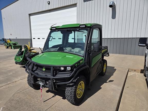 Image of John Deere XUV 835R equipment image 1