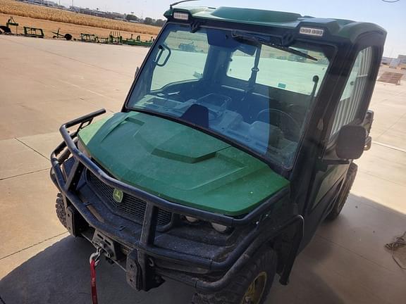 Image of John Deere XUV 835R equipment image 3