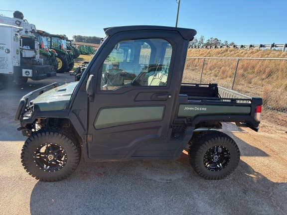 Image of John Deere XUV 835R equipment image 1