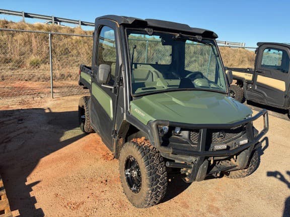 Image of John Deere XUV 835R equipment image 3