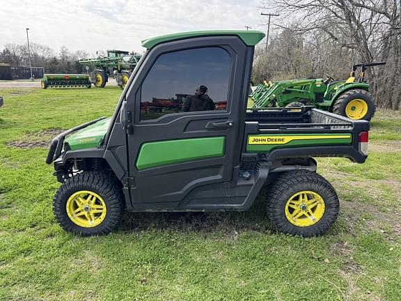 Image of John Deere XUV 835R Primary image